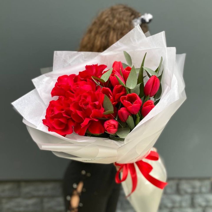 Дуо тюльпаны и розы в Улан-Удэ