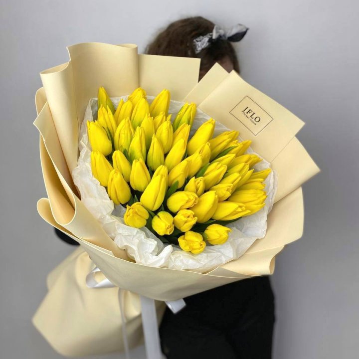 51 жёлтый тюльпан в Улан-Удэ