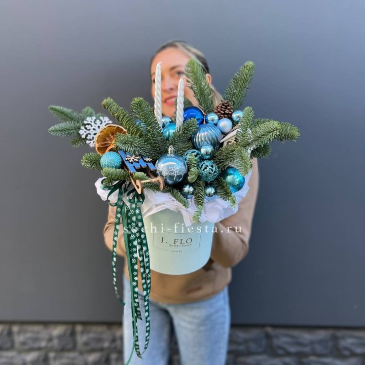 Композиция "Мери крисмас блю" в Улан-Удэ