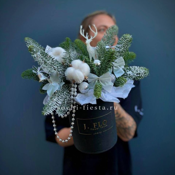 Композиция "Мери крисмас" в Улан-Удэ