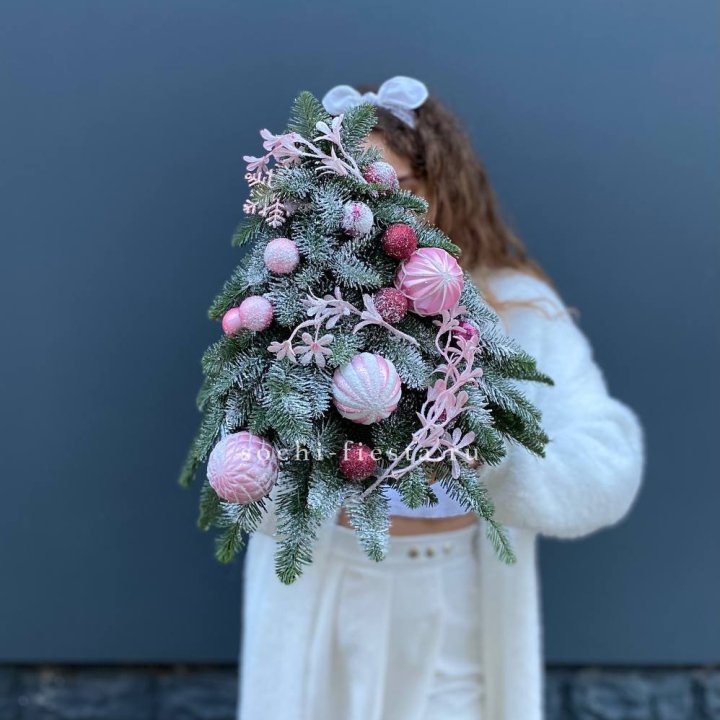 Новогодняя елочка "Розе" в Улан-Удэ