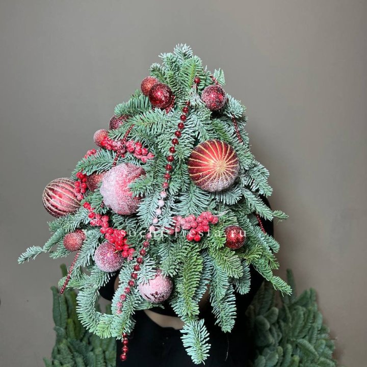 Ёлка красная в Улан-Удэ