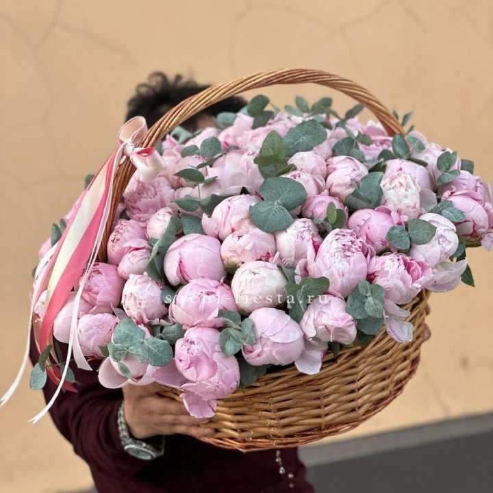 Корзина пионов "75" в Улан-Удэ