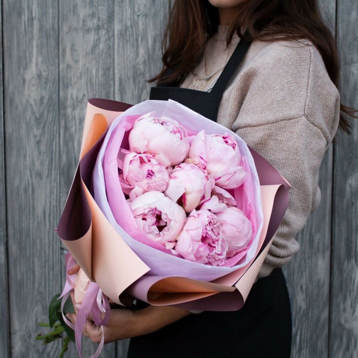 7 зефирных пионов в оформлении в Улан-Удэ