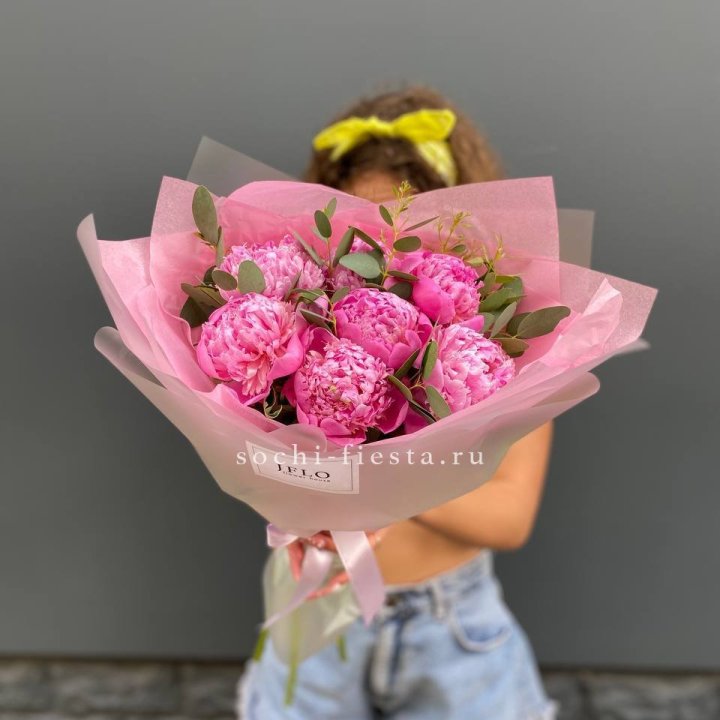 7 ярких пионов в оформлении в Улан-Удэ