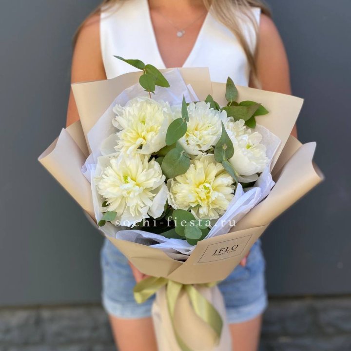  Букет белых пионов в Улан-Удэ