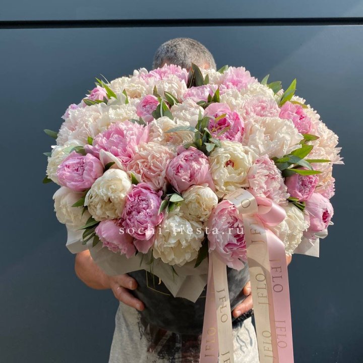 51 пионов в боксе в Улан-Удэ