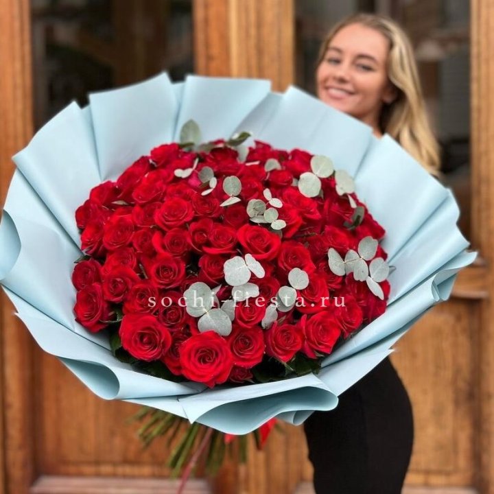 101 красная роза с эвкалиптом в Улан-Удэ
