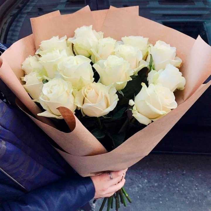 15 белых роз "Крафт" в Улан-Удэ