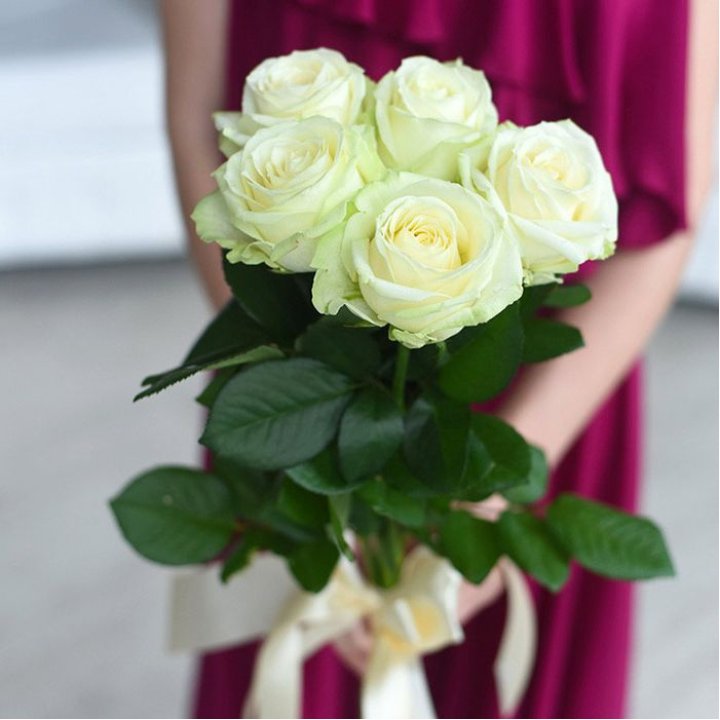 5 белых роз в Улан-Удэ