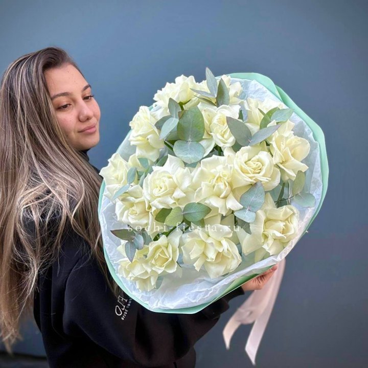 15 Белых французских роз "Ноте бьянка" в Улан-Удэ