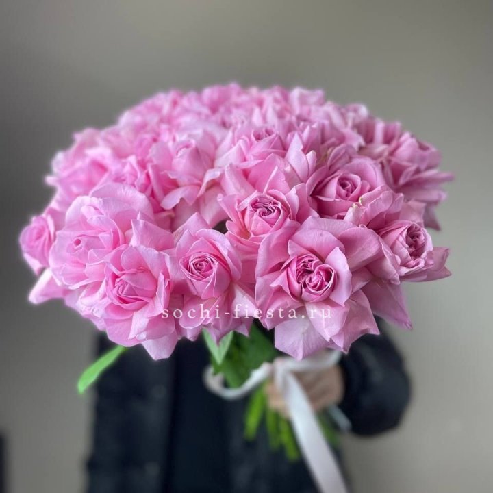 25 розовых французских роз в Улан-Удэ