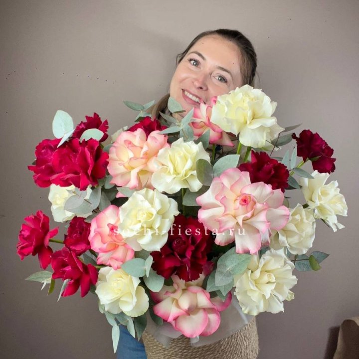 35 французских роз микс в джутовом боксе в Улан-Удэ