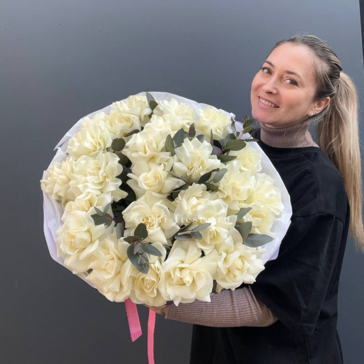 25 Белых французских роз Вайт найс в Улан-Удэ