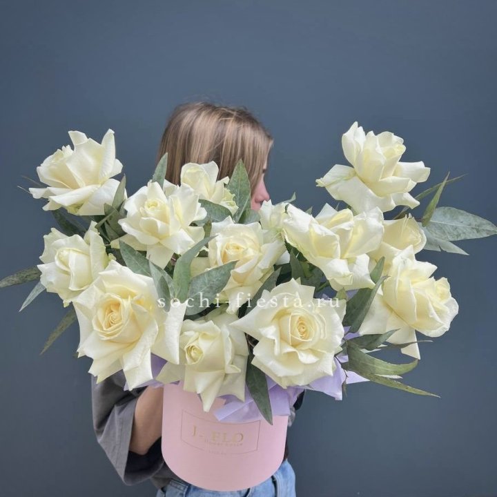 15 Французских роз в боксе в Улан-Удэ