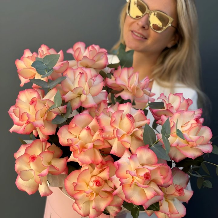 15 французских  роз Джумилия в боксе в Улан-Удэ