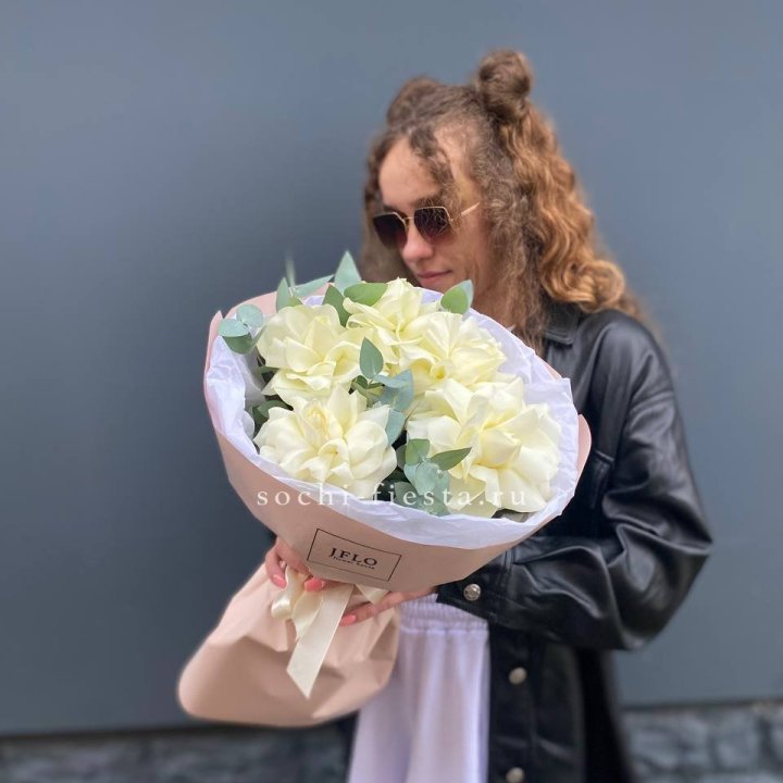 5 Белых французских роз в Улан-Удэ