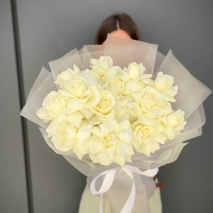 13 белых роз в Улан-Удэ