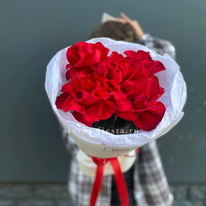 5 французских красных роз в Улан-Удэ