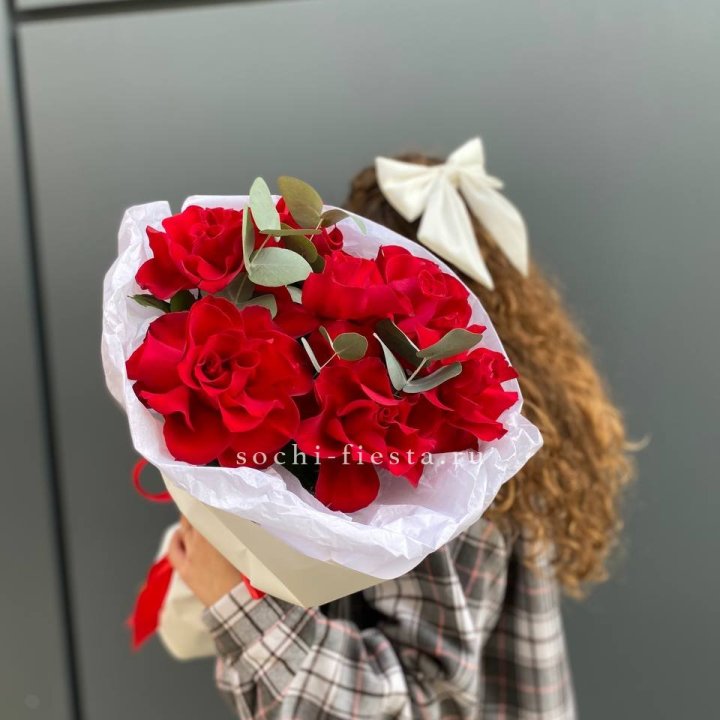 7 красных французских роз в Улан-Удэ
