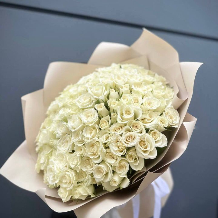 101 белая роза Атена в Улан-Удэ