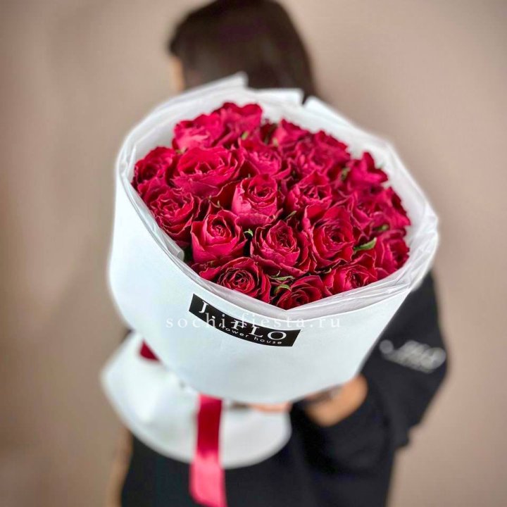 Букет красных роз мадам ред в Улан-Удэ