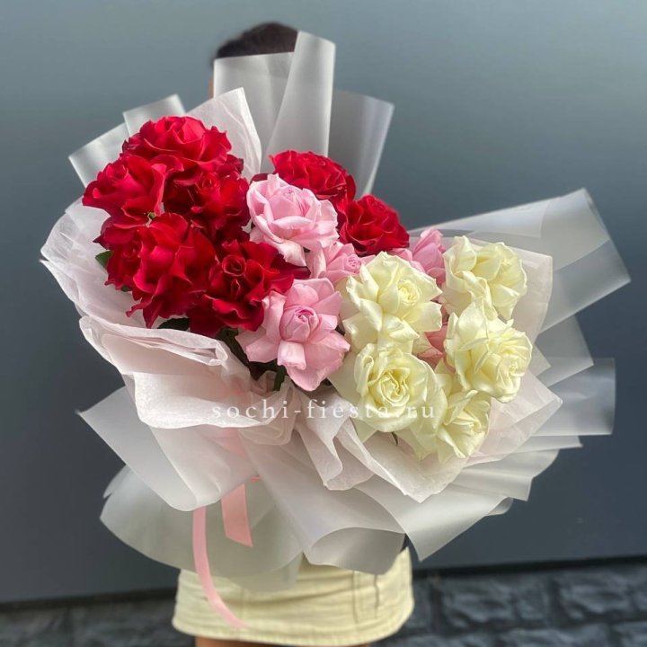 Микс из 17 роз в Улан-Удэ