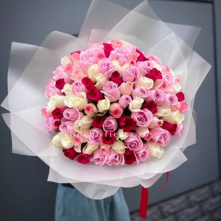 101 разноцветная роза "Карусель" в Улан-Удэ