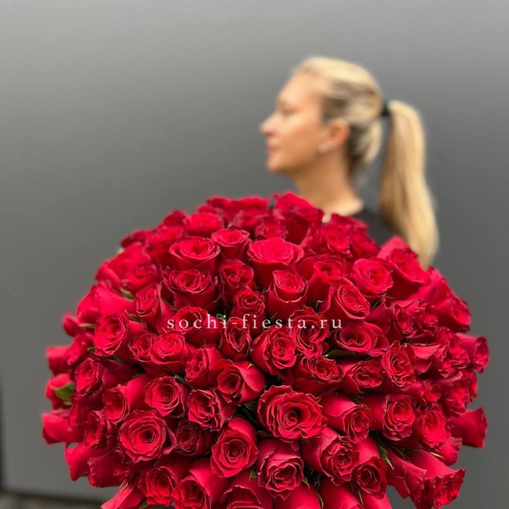 Охапка из 101 красной розы в Улан-Удэ