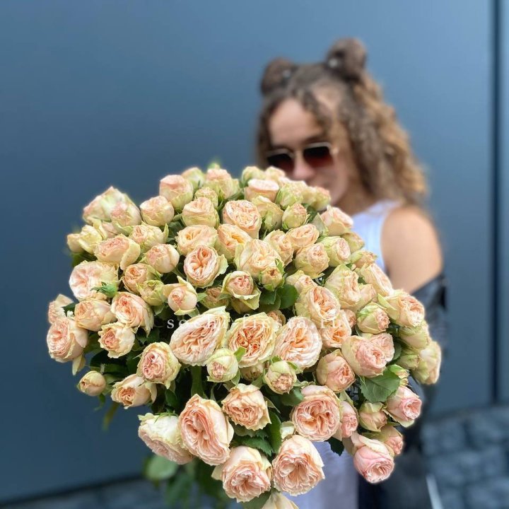 25 пионовидных роз в Улан-Удэ