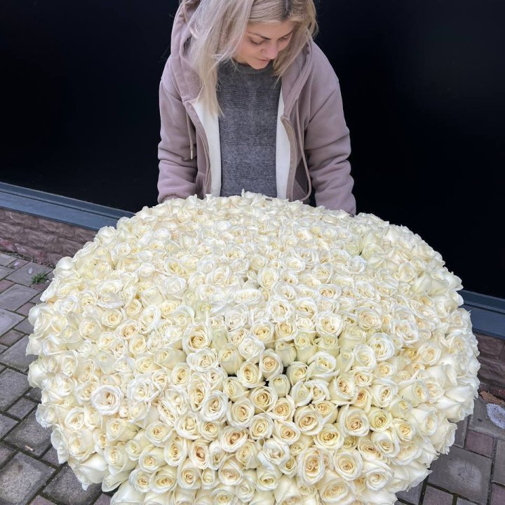 501 белая роза в корзине в Улан-Удэ