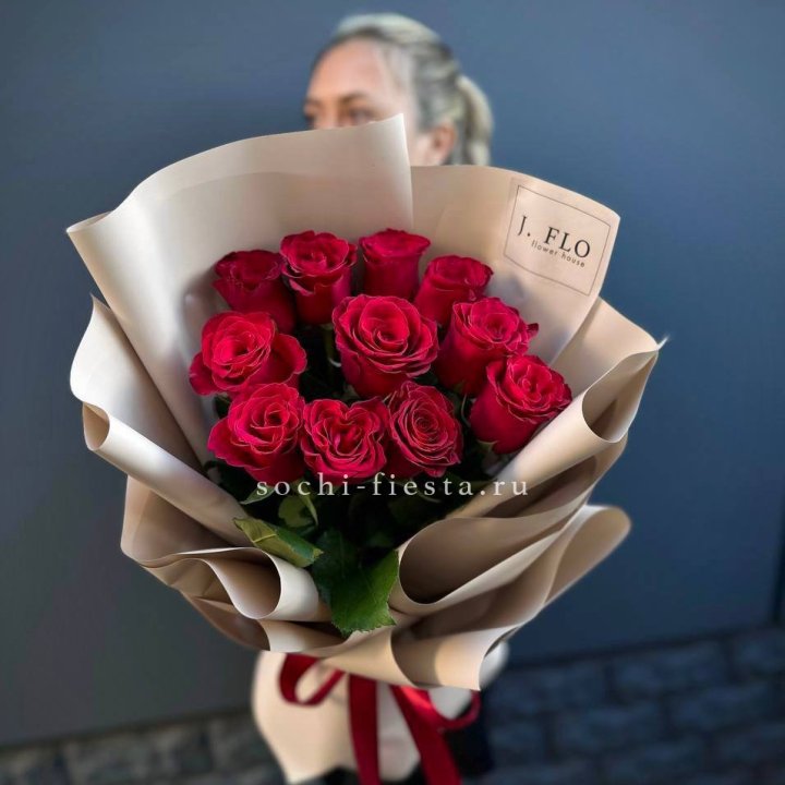 Букет красных роз "Наоми" в Улан-Удэ