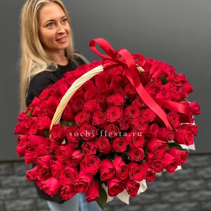 151 красная  роза в корзине в Улан-Удэ