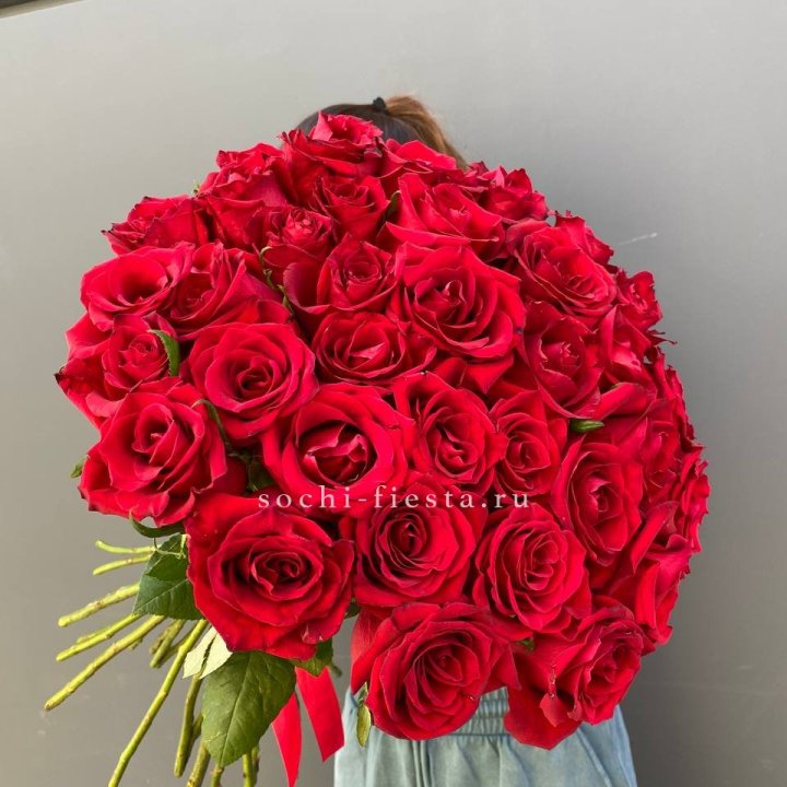 35 красных роз под ленту в Улан-Удэ