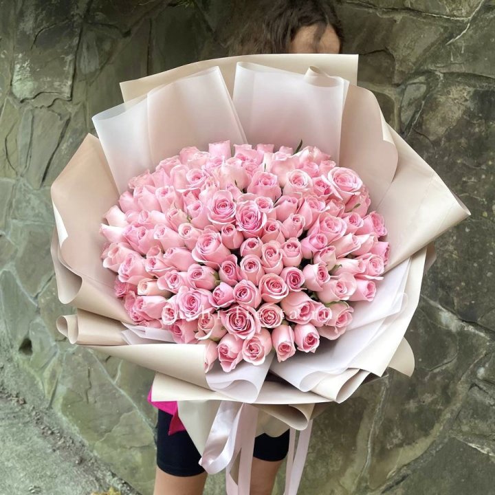 101 нежно-розовая роза Каролина  в Улан-Удэ