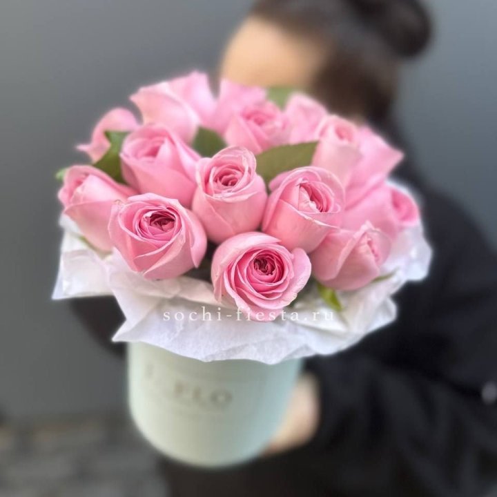 17 розовых роз в цилиндре в Улан-Удэ