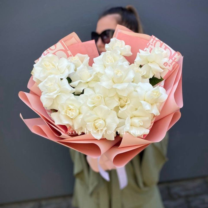 Белые розы "Аморе" в Улан-Удэ