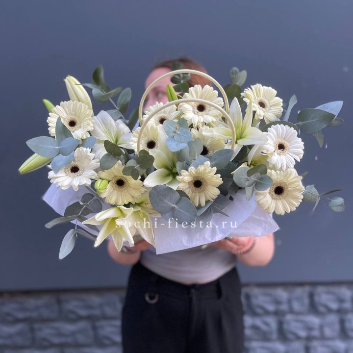 Сумочка лилии и герберы в Улан-Удэ