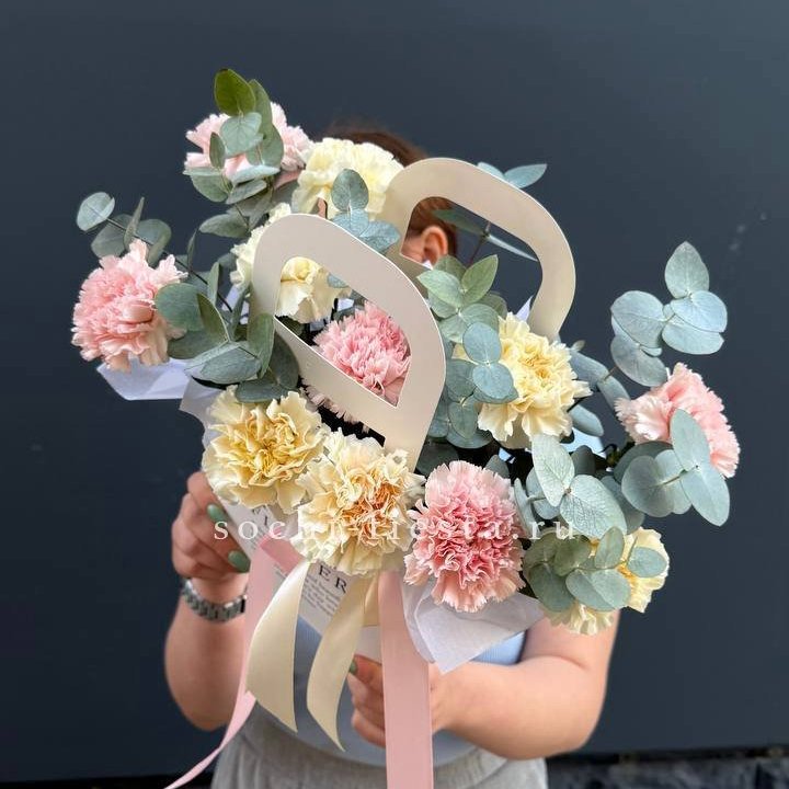 Сумочка из диантусов в Улан-Удэ