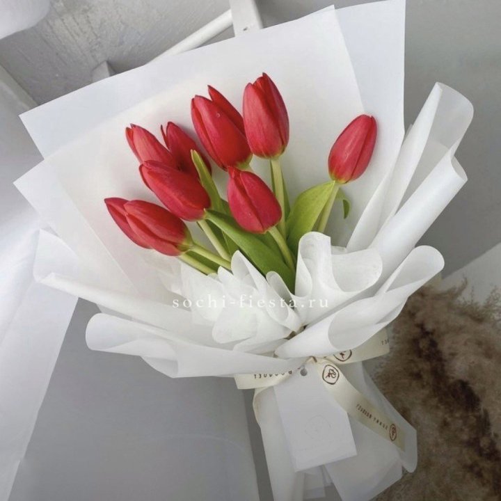 Букет красных тюльпанов в Улан-Удэ