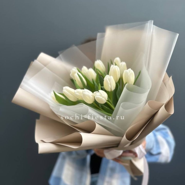 Букет из 15 белых тюльпанов в Улан-Удэ