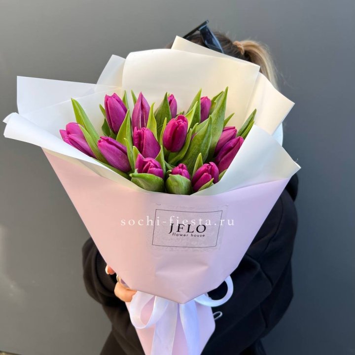15 пурпурных тюльпанов в Улан-Удэ