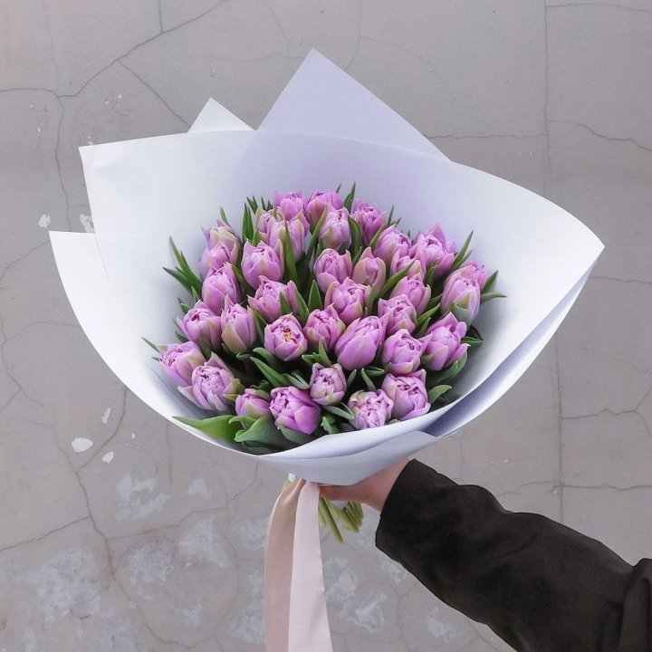 35 сиреневых тюльпанов в Улан-Удэ