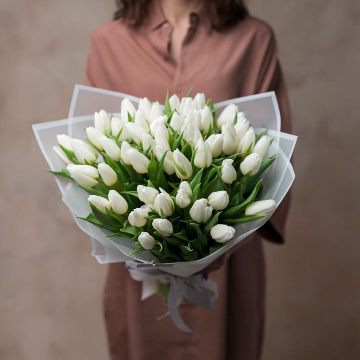 51 белый тюльпан в Улан-Удэ