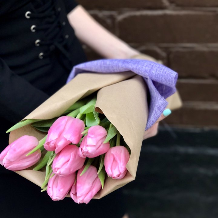 Букет розовых тюльпанов в Улан-Удэ