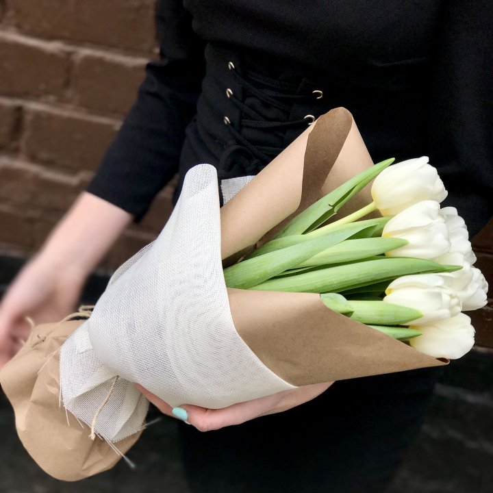 Букет белых тюльпанов в Улан-Удэ